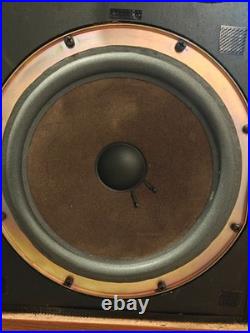 Acoustic Research AR-11b Vintage Speakers / Freshly refoamed / Yellow Tweeters