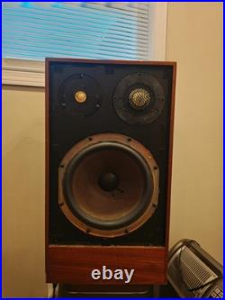 Acoustic Research AR-11b Vintage Speakers / Freshly refoamed / Yellow Tweeters