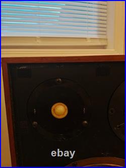 Acoustic Research AR-11b Vintage Speakers / Freshly refoamed / Yellow Tweeters