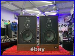 Acoustic Research AR 25 Speakers 2 Way 50 Watts RMS Vintage 1979 WORK Good Look