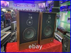 Acoustic Research AR 25 Speakers 2 Way 50 Watts RMS Vintage 1979 WORK Good Look
