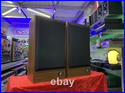 Acoustic Research AR 25 Speakers 2 Way 50 Watts RMS Vintage 1979 WORK Good Look