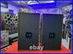 Acoustic Research AR 25 Speakers 2 Way 50 Watts RMS Vintage 1979 WORK Good Look