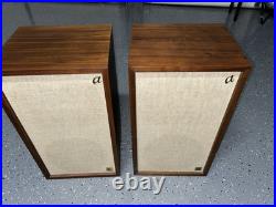 Acoustic Research AR 2AX Speakers in Near Perfect Original Condition