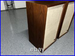 Acoustic Research AR 2AX Speakers in Near Perfect Original Condition