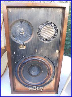Acoustic Research AR-2Ax Set of 2 Vintage Speakers Very Nice Upgraded Woofer