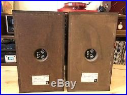 Acoustic Research AR 2Ax speakers 1 Pair Righteous Condition
