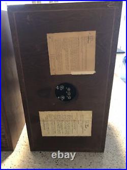 Acoustic Research AR-2a Speakers (Pair) 2 Speakers Walnut Wood Case #65041 65056