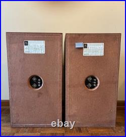 Acoustic Research AR-2a Speakers Pair, Wooden Cabinet, Well Taken Care Of