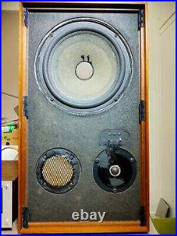Acoustic Research AR-2ax speakers