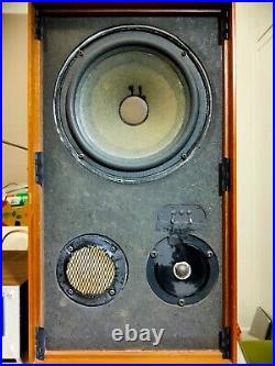 Acoustic Research AR-2ax speakers