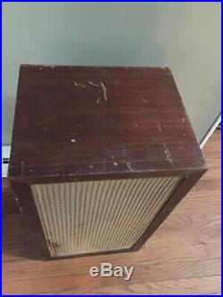Acoustic Research AR-3 Speaker with grill C-10939