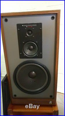 Acoustic Research AR-48b Vintage Speakers Excellent Condition