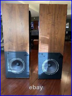 Acoustic Research AR 90 Speakers