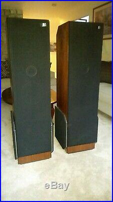 Acoustic Research AR 9 Speakers