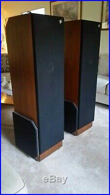 Acoustic Research AR 9 speakers