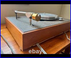 Acoustic Research AR XA Turntable