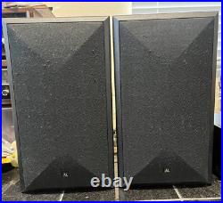 Acoustic Research Vintage AR 208 HO Bookshelf Speakers Pair Matching Serial #'s Acoustic Research Vintage AR 208 HO Bookshelf Speakers Pair Matching Serial #'s