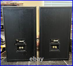 Acoustic Research Vintage AR 208 HO Bookshelf Speakers Pair Matching Serial #'s Acoustic Research Vintage AR 208 HO Bookshelf Speakers Pair Matching Serial #'s