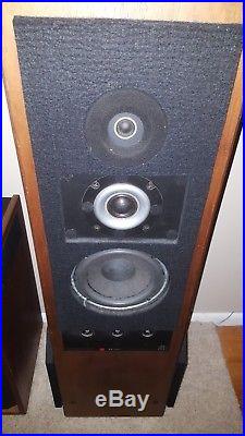 Acoustic research original AR9 speakers pair in excellent condition