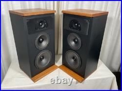Acoustic research speakers TSW 410