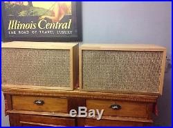 Amazing Vintage Acoustic Research AR 2 Speakers