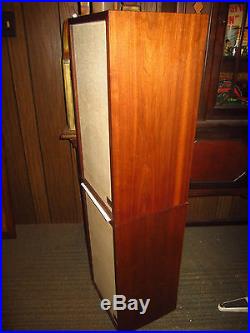 Beautiful Pair of Vintage Acoustic Research AR-2ax 3 Way Speakers Walnut