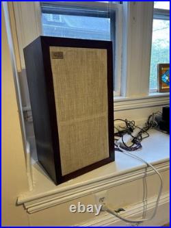 Beautiful Vintage Acoustic Research AR-3a speakers Hi-Fi at its finest