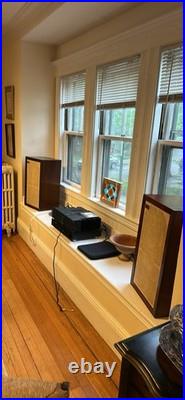 Beautiful Vintage Acoustic Research AR-3a speakers Hi-Fi at its finest