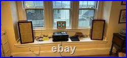 Beautiful Vintage Acoustic Research AR-3a speakers Hi-Fi at its finest