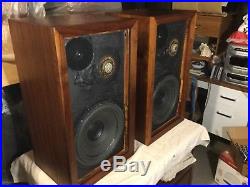 Beutiful Acoustic Research AR-3a Loudspeakers. Fully restored, recapped refinished