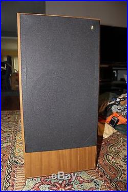 Brand New Pair Of Acoustic Research 28bxi Speakers