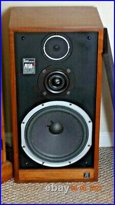 Excellent Pair Of The Acoustic Research Ar58s Speakers