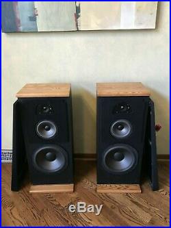 Excellent pair of AR TSW-610 Loudspeakers Acoustic Research Vintage Walnut
