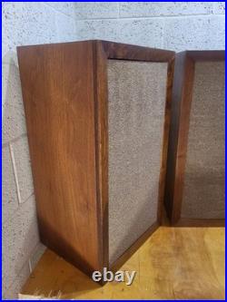Historic Acoustic Research AR-3 Speakers. See Photos Historic Acoustic Research AR-3 Speakers. See Photos