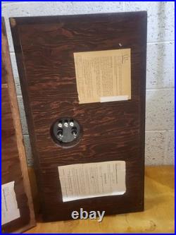 Historic Acoustic Research AR-3 Speakers. See Photos Historic Acoustic Research AR-3 Speakers. See Photos