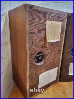 Historic Acoustic Research AR-3 Speakers. See Photos Historic Acoustic Research AR-3 Speakers. See Photos