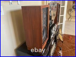 Historic Acoustic Research AR-3 Speakers Totally original