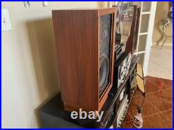 Historic Acoustic Research AR-3 Speakers Totally original