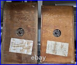 PAIR OF VINTAGE ACOUSTIC RESEARCH SPEAKERS AR-2 TESTED (Closed Serial#)