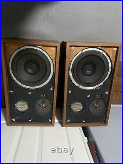 PAIR Of Vintage ACOUSTIC RESEARCH AR-2A SPEAKERS