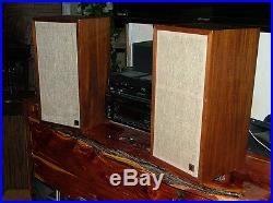 PAIR VINTAGE ACOUSTIC RESEARCH- AR 4X SPEAKERS WALNUT FINISH Full working cond