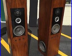 Pair AR9 Acoustic Research Speakers