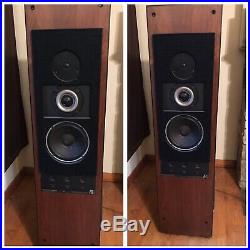 Pair Of Acoustic Research AR9 speakers
