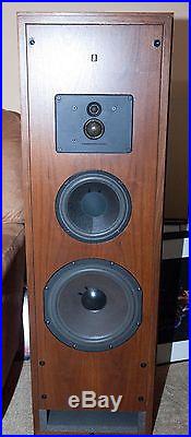 Pair of Acoustic Research AR9LSi Tower Speakers