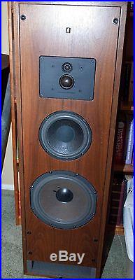 Pair of Acoustic Research AR9LSi Tower Speakers