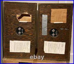 Pair of Acoustic Research AR-2ax early Speakers