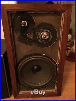 Pair of Acoustic Research Ar-3a speakers