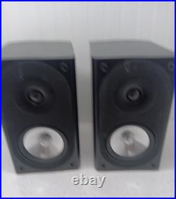 Pair of Acoustic Research VP series Loud speakers ARVP25 with mounts black