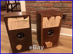 Pair of Vintage ACOUSTIC RESEARCH AR-4x Speakers